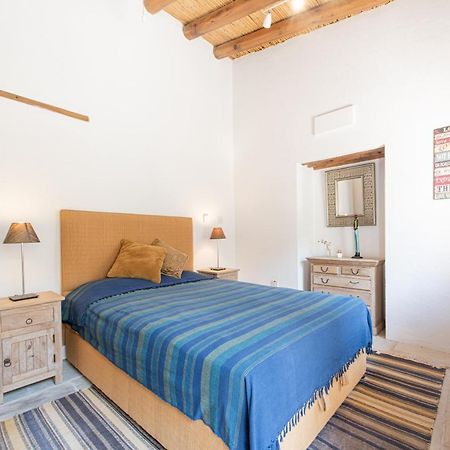 The Carob Tree Villa - Rustic Luxury Home With Access To Pool And Restaurant Larnaca Exterior photo