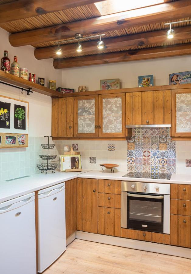 The Carob Tree Villa - Rustic Luxury Home With Access To Pool And Restaurant Larnaca Exterior photo